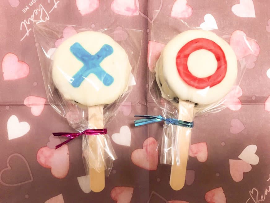 マルバツチョコを並べた